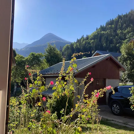 Les Bouvreuils Holiday home